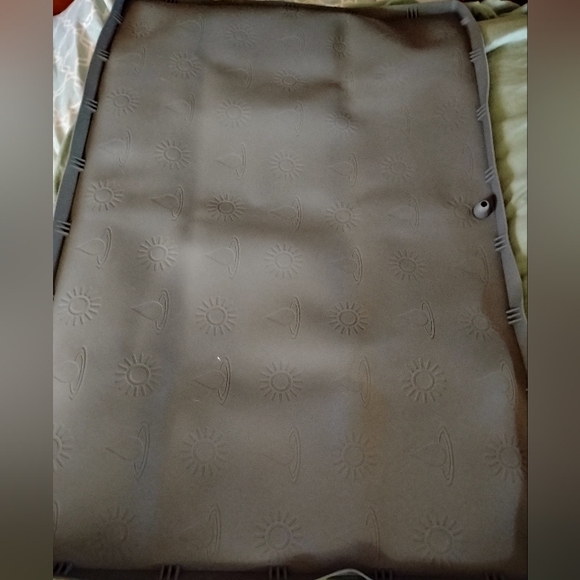 Silicone Under Sink Mat for Kitchen Waterproof Drip Tray with Drain Hole 34*22 - Picture 7 of 8